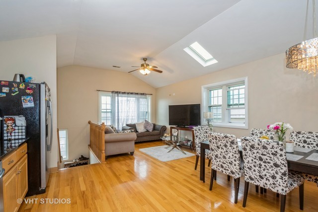 5318 S Kenneth Avenue Property Photo 3