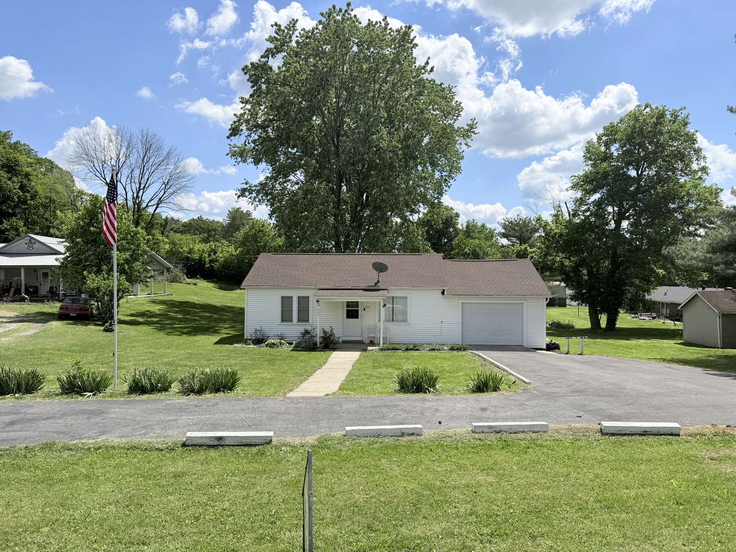 345 E Fords Ferry Road Property Photo 2