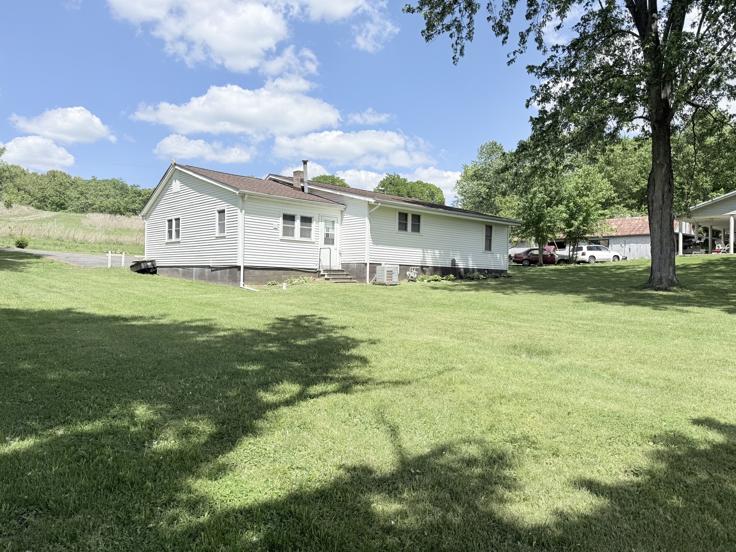 345 E Fords Ferry Road Property Photo 6