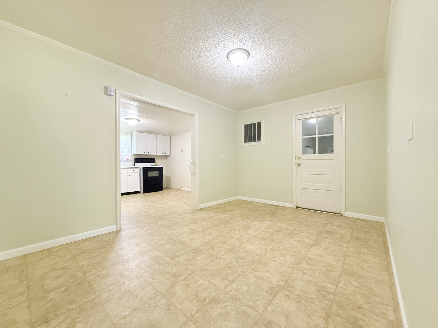 345 E Fords Ferry Road Property Photo 10