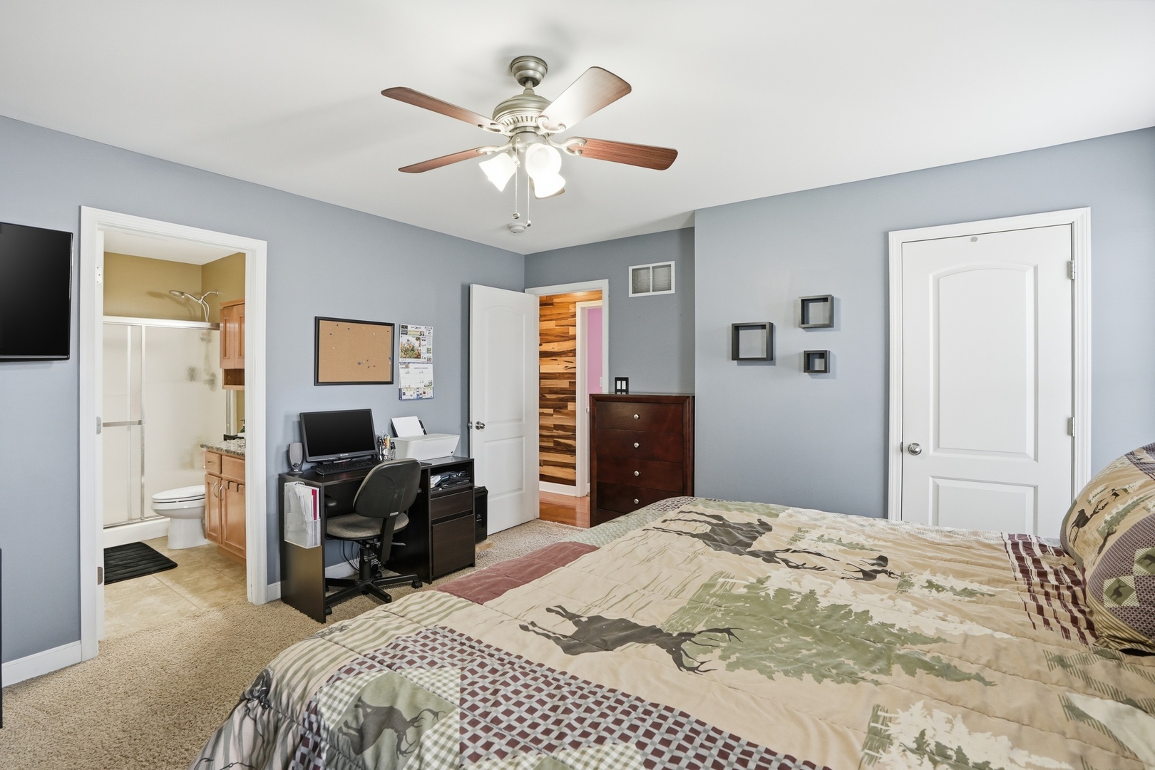 14720 Euclid Street Property Photo 17