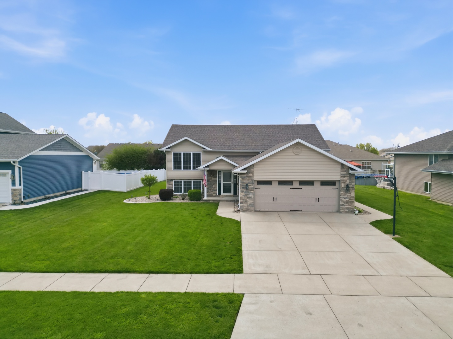 14720 Euclid Street Property Photo 31