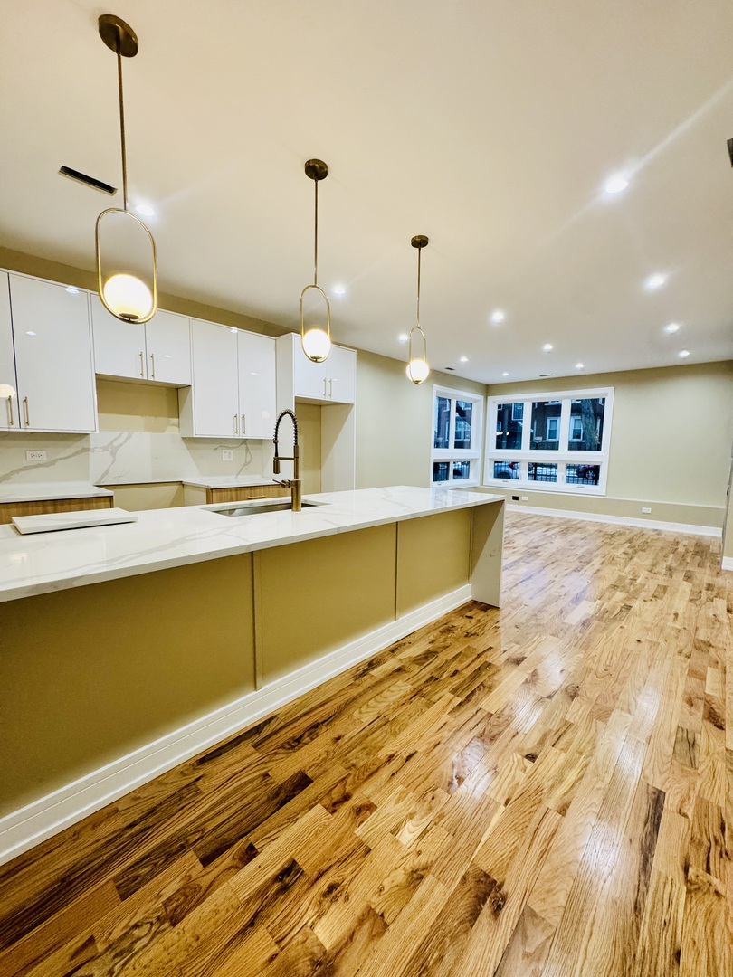 155 N La Crosse Avenue Property Photo 8