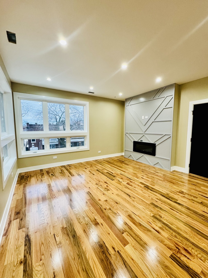 155 N La Crosse Avenue Property Photo 28