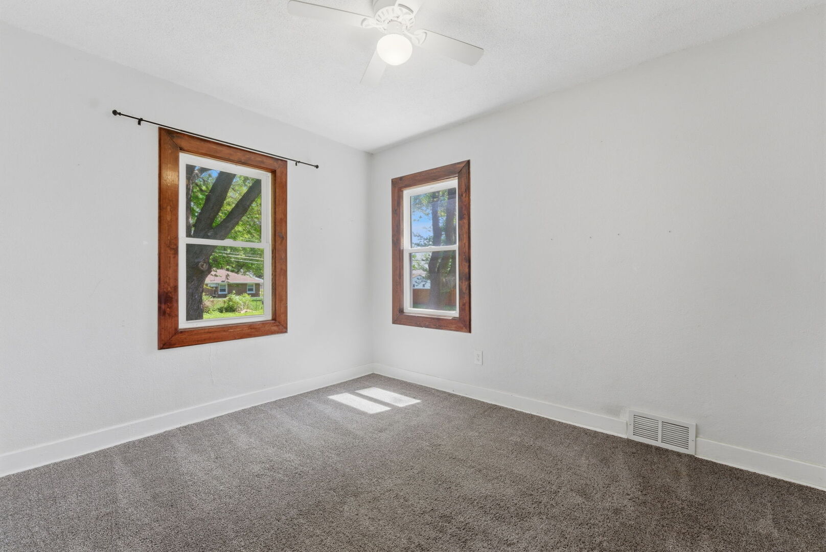 3804 15th Street B Property Photo 6