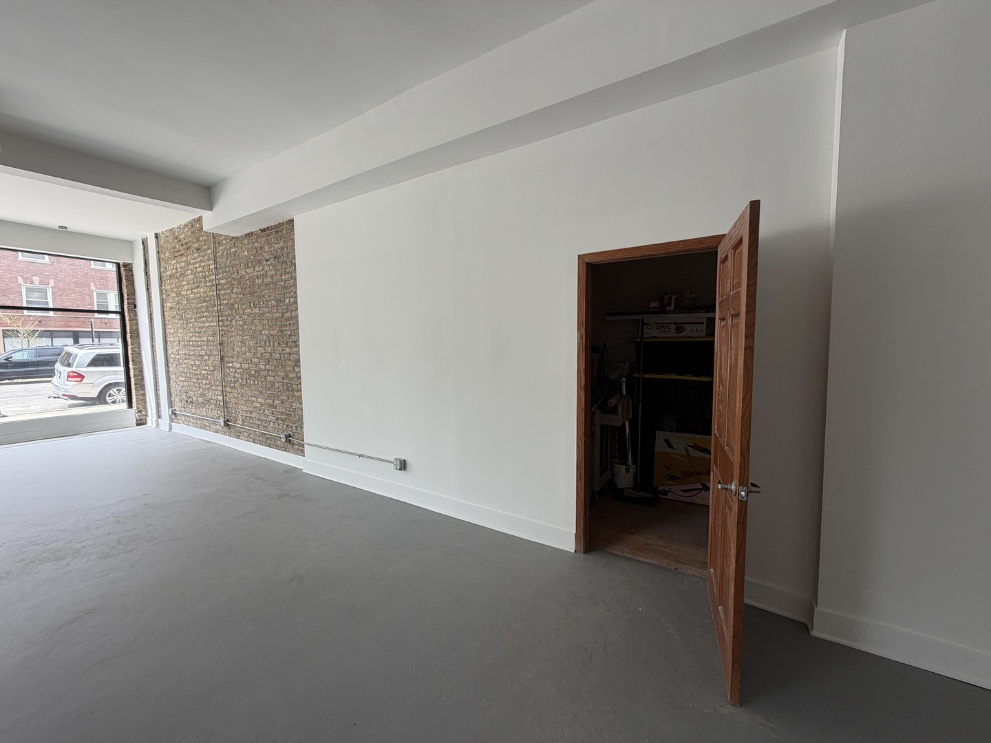 5233 N Damen Avenue Property Photo 5