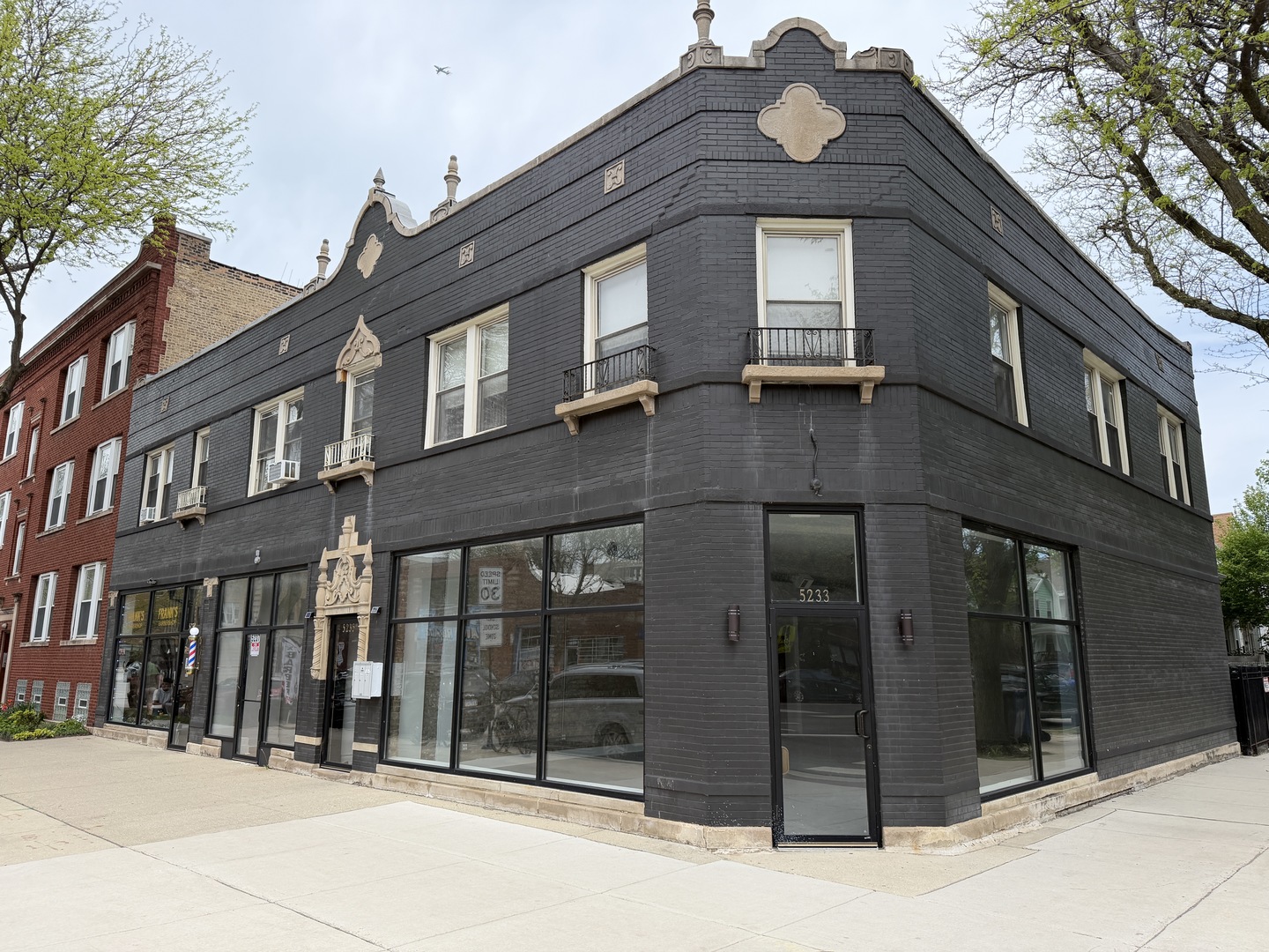 5237 N Damen Avenue Property Photo 1