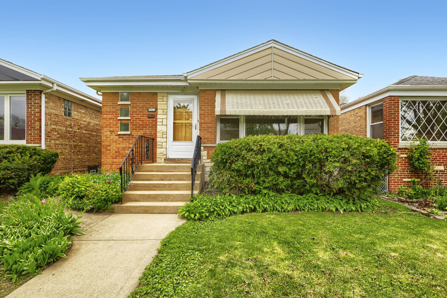 3311 N Plainfield Avenue Property Photo 1