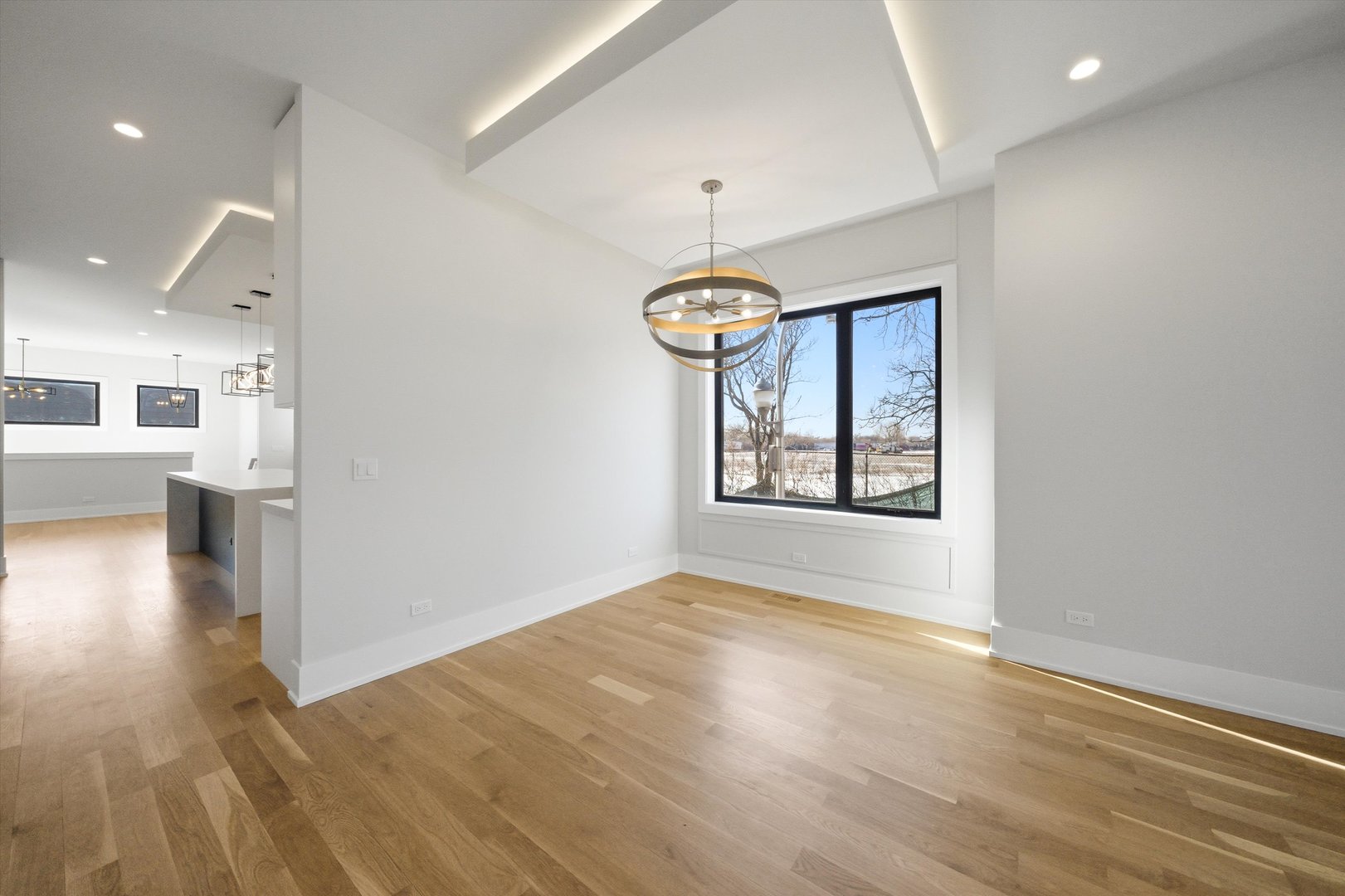 2457 W Byron Street Property Photo 10