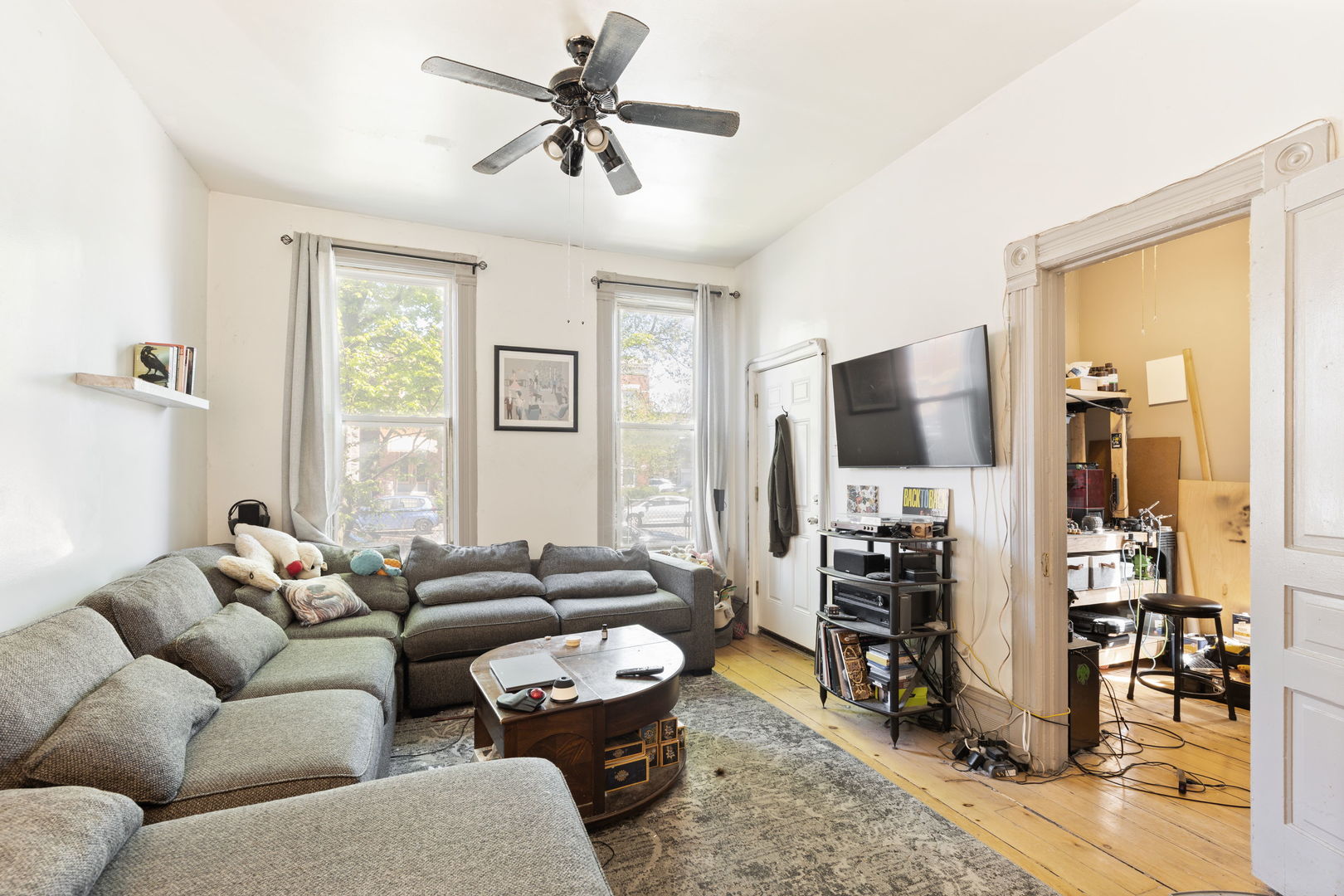 2419 W Augusta Boulevard Property Photo 2