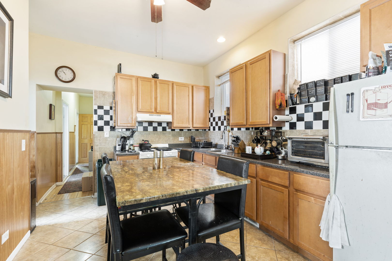 2419 W Augusta Boulevard Property Photo 3