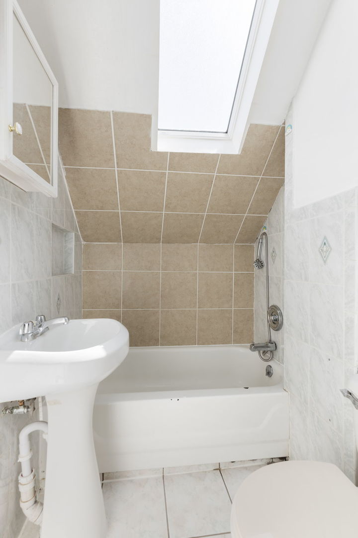 2419 W Augusta Boulevard Property Photo 8