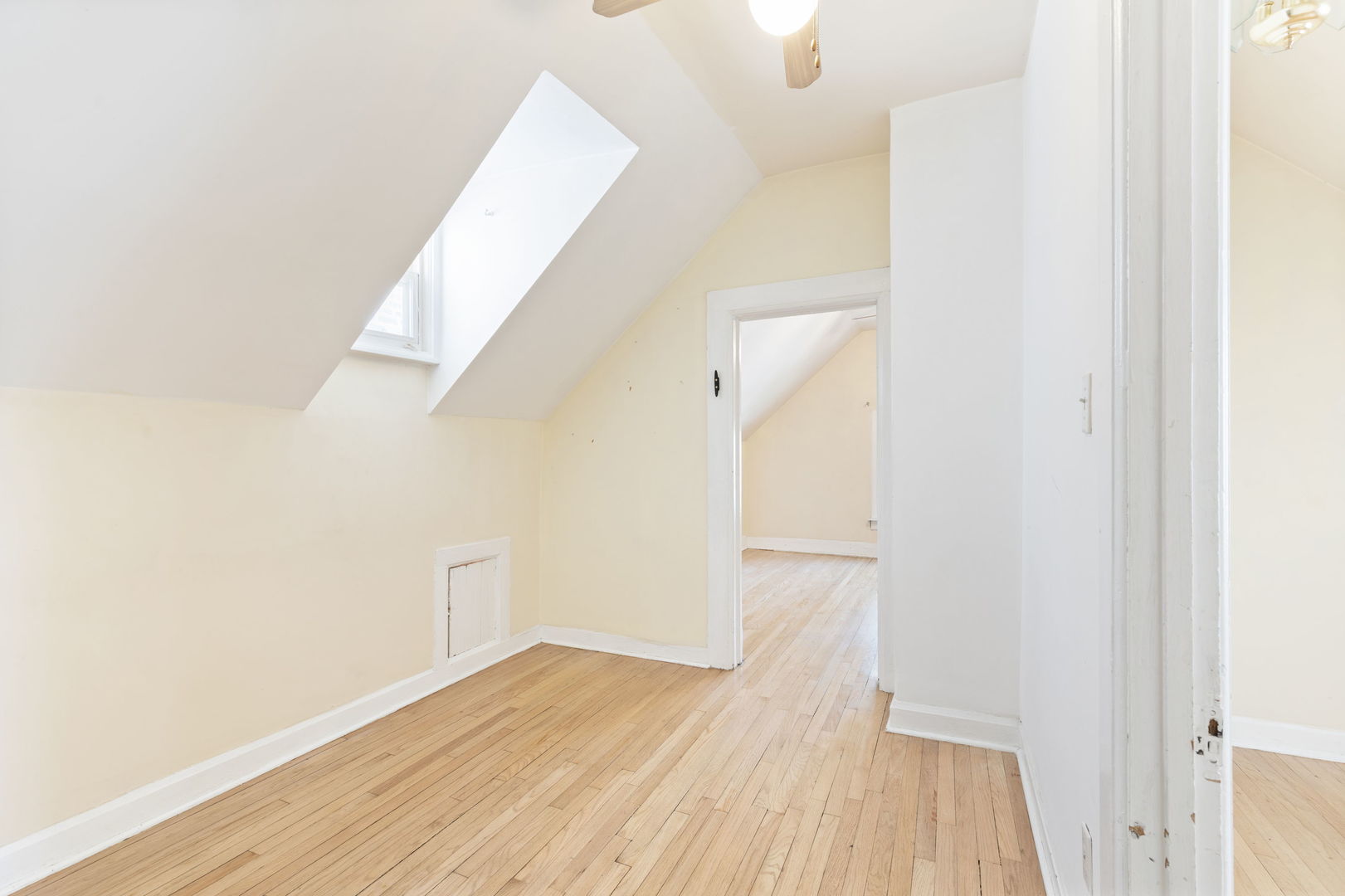2419 W Augusta Boulevard Property Photo 10