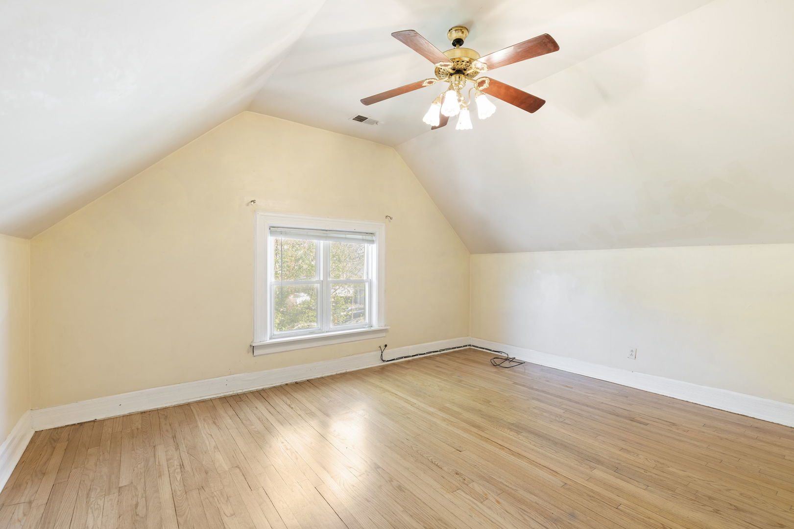 2419 W Augusta Boulevard Property Photo 11