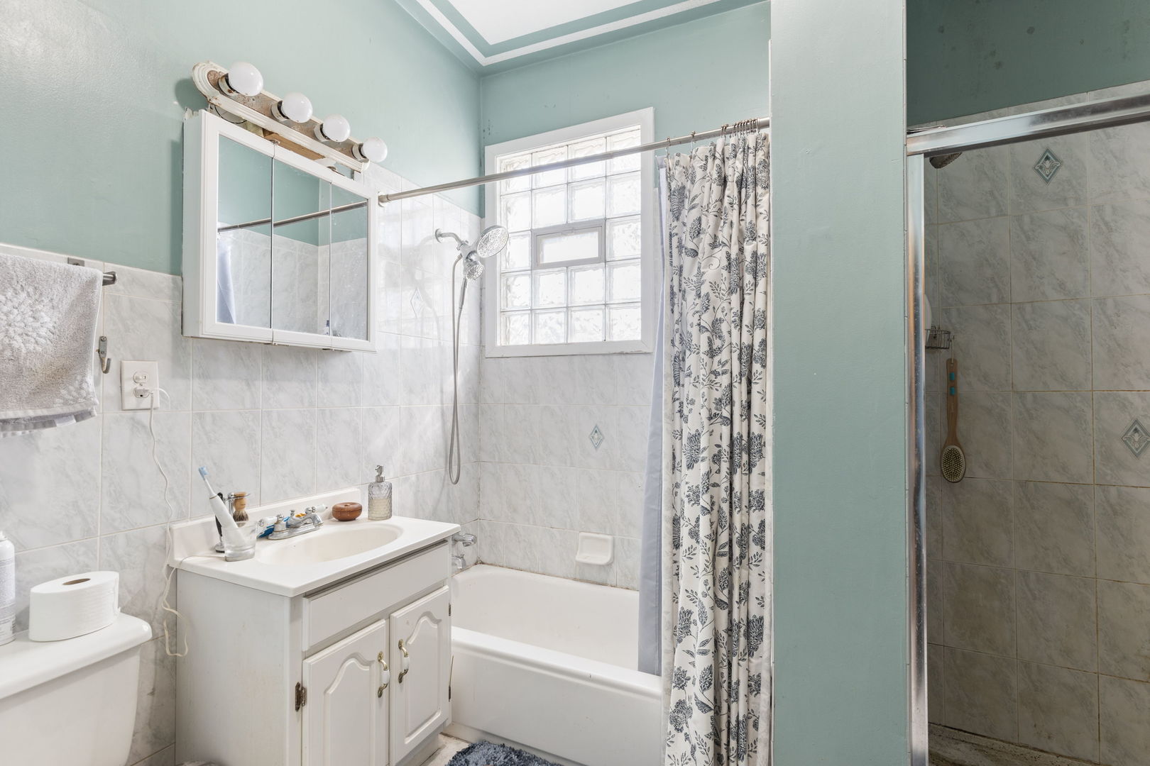 2419 W Augusta Boulevard Property Photo 13