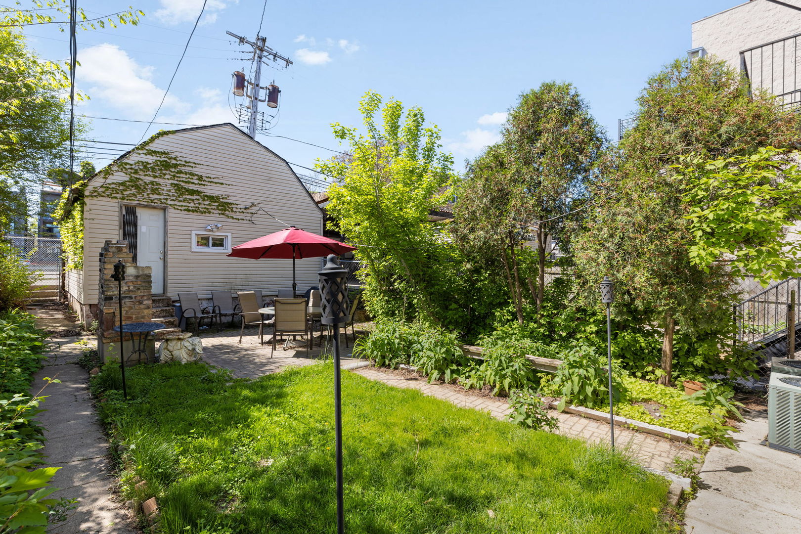 2419 W Augusta Boulevard Property Photo 17