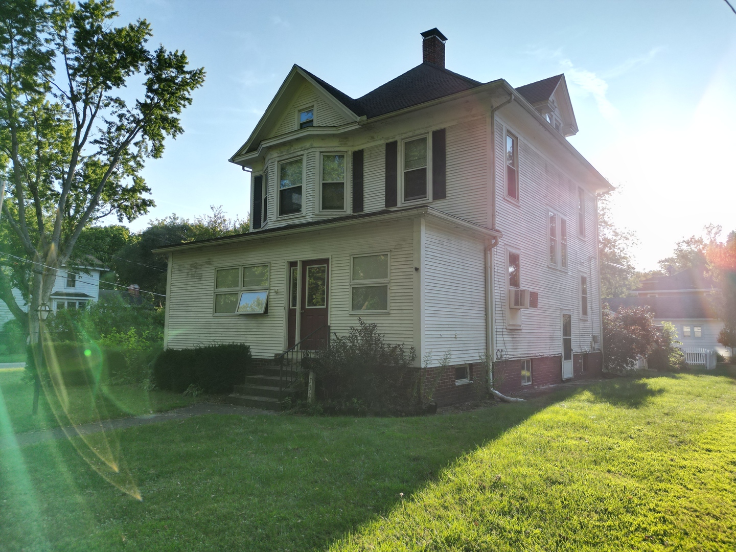 533 S 4th Street Property Photo 2