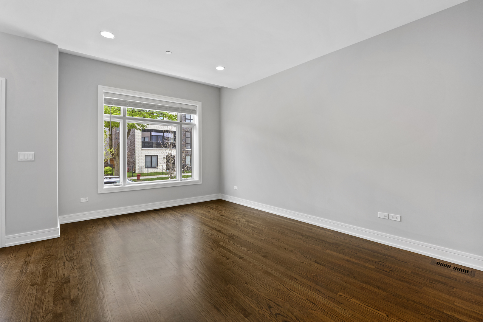 3231 S Shields Avenue Property Photo 6