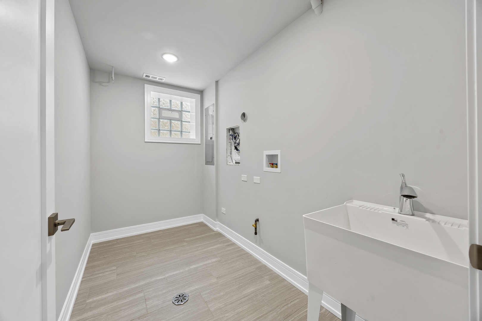 3231 S Shields Avenue Property Photo 55
