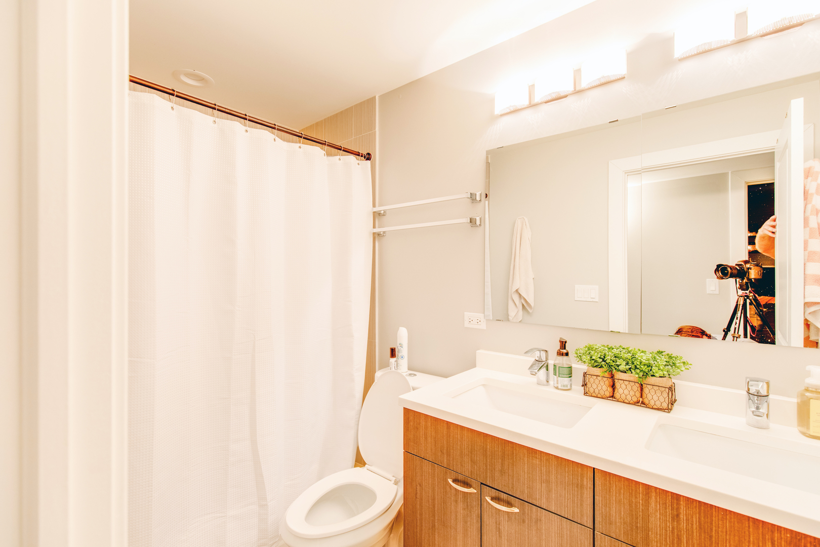 1337 W Walton Street Property Photo 11