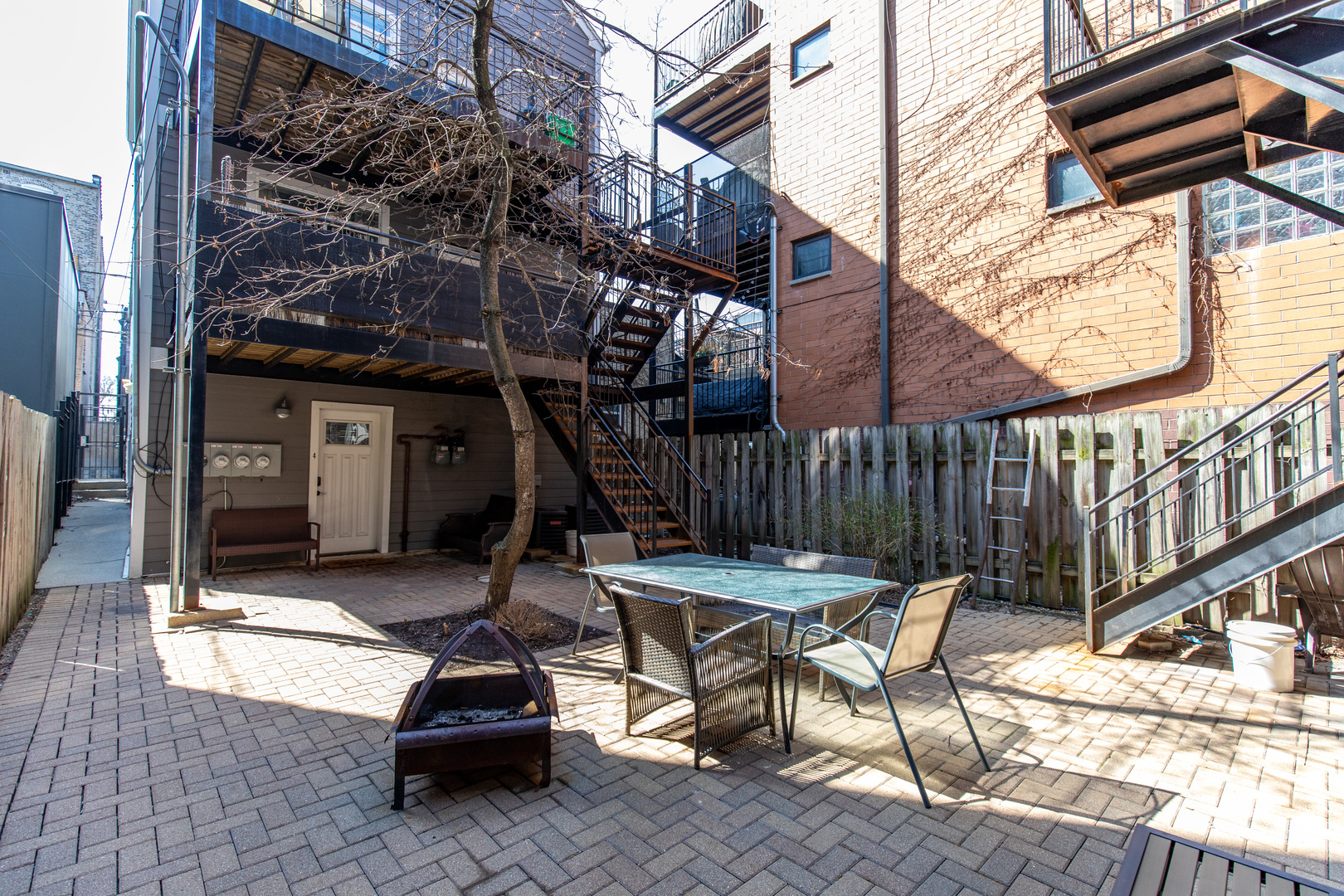 1337 W Walton Street Property Photo 13