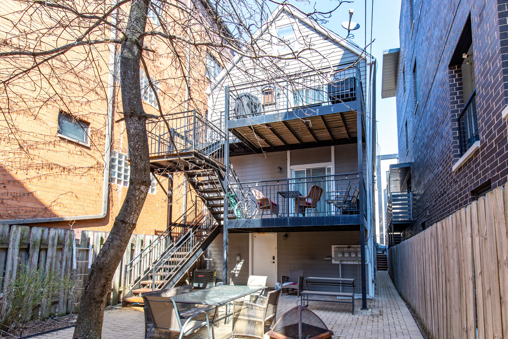 1337 W Walton Street Property Photo 16
