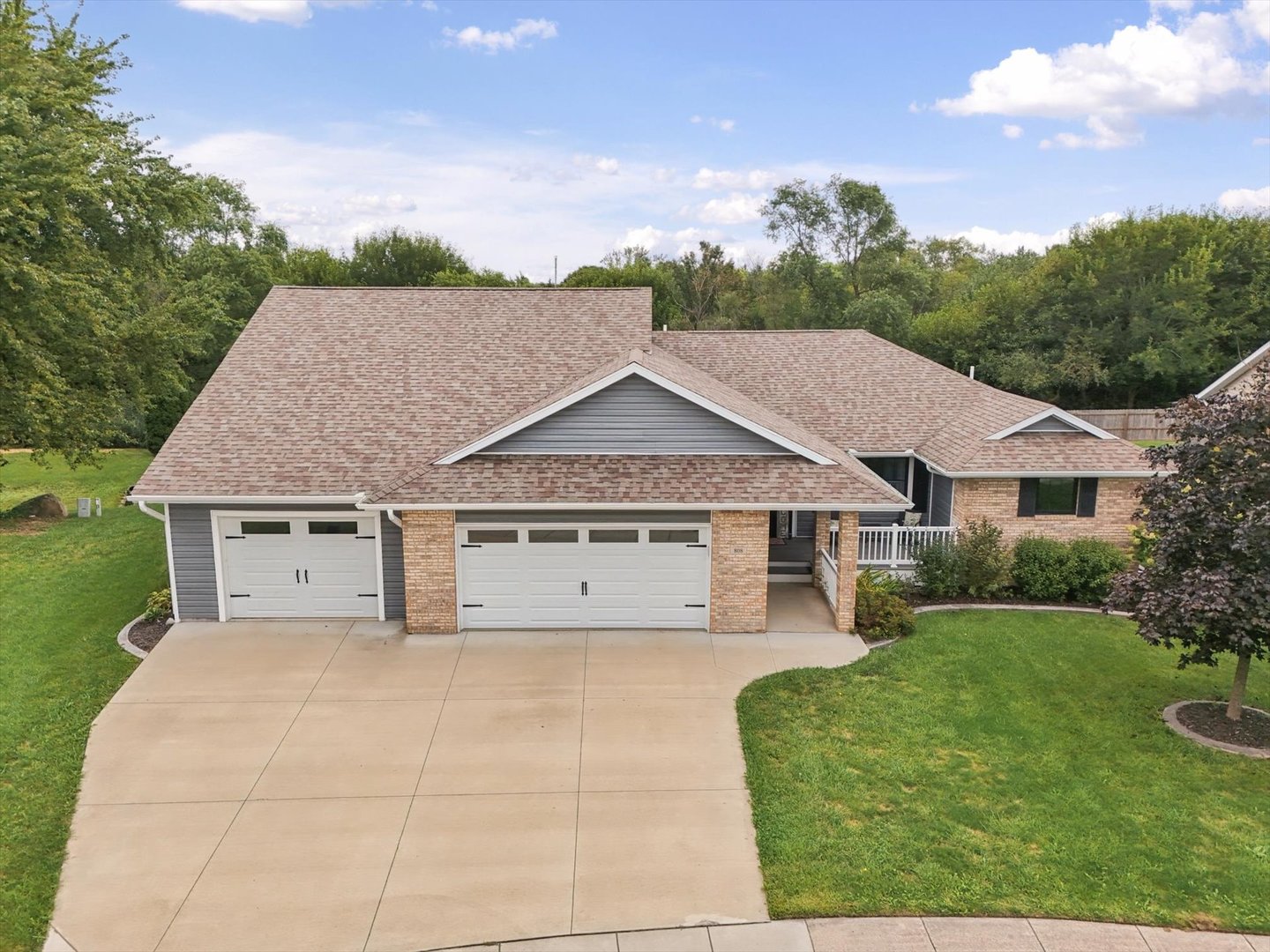 808 Cedar Ridge Court Property Photo 1