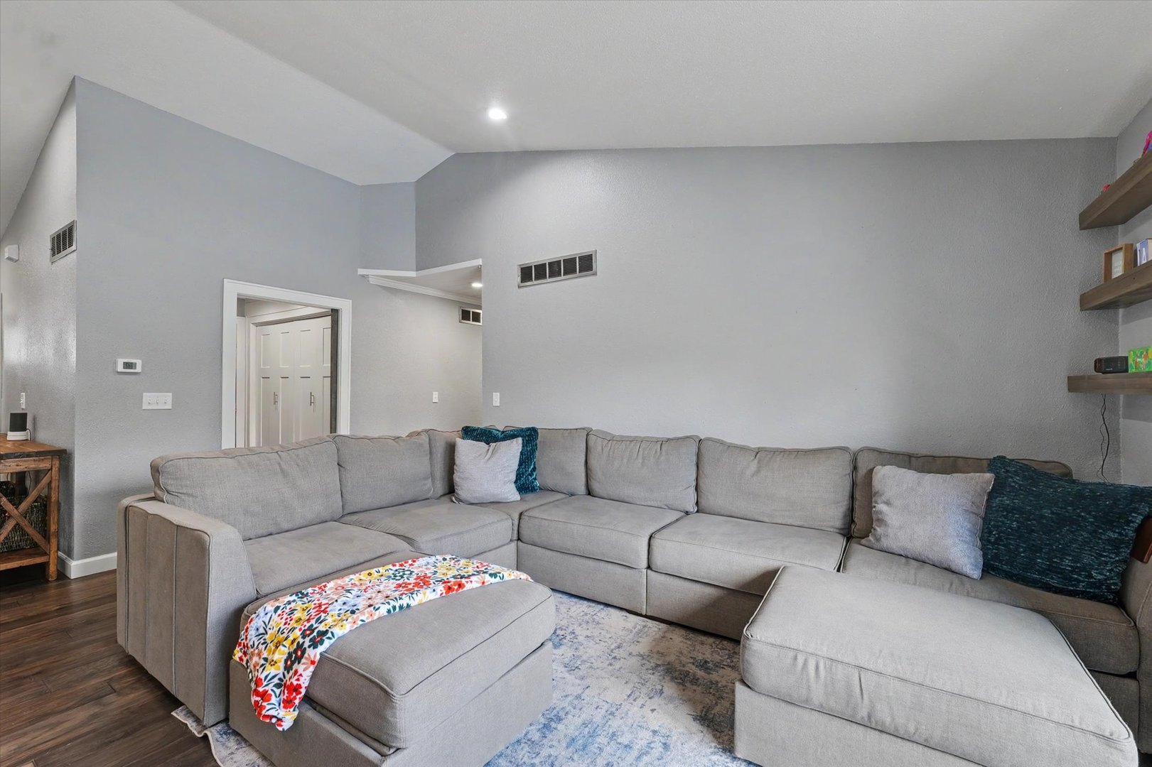 808 Cedar Ridge Court Property Photo 7