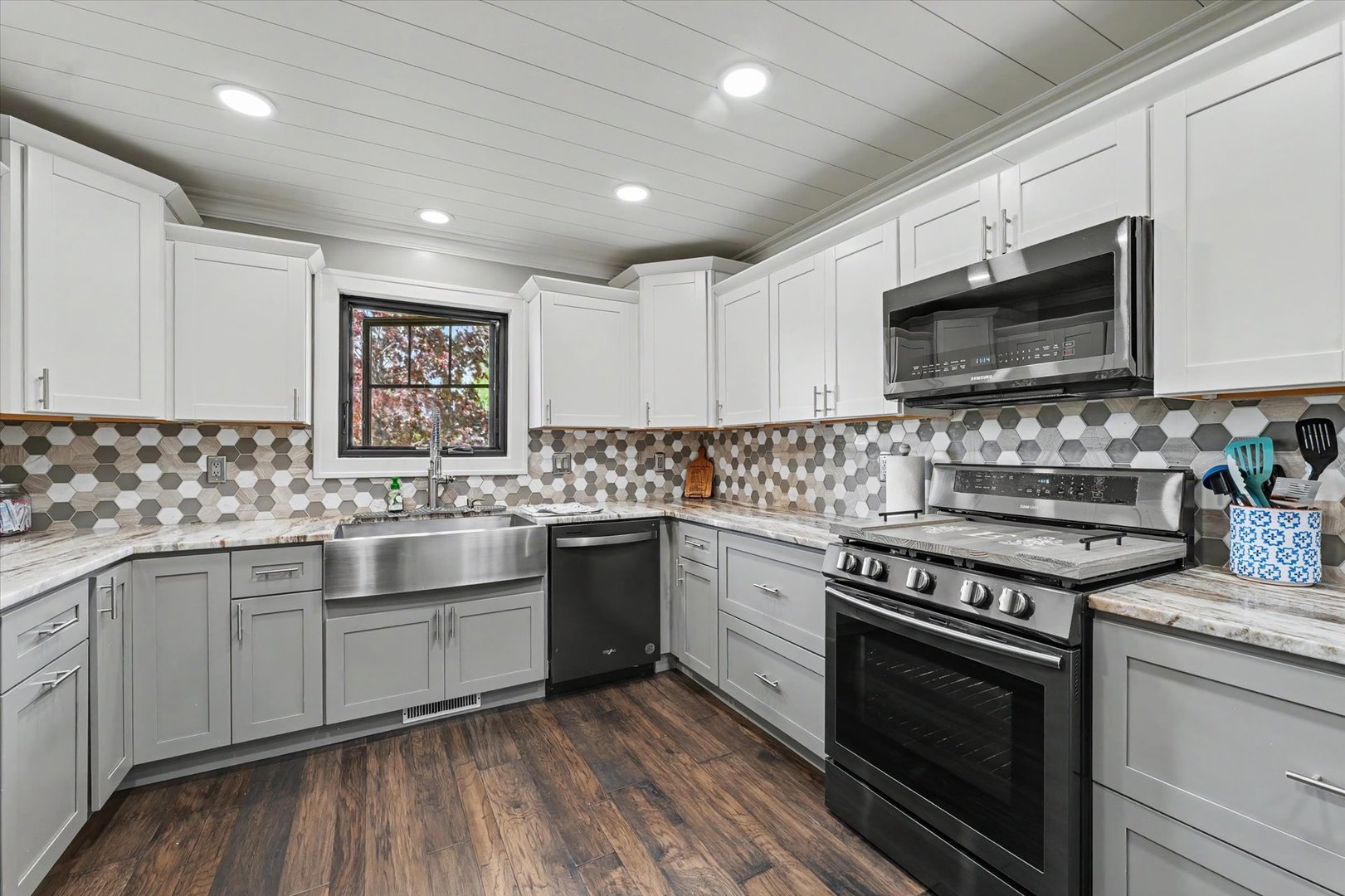 808 Cedar Ridge Court Property Photo 10