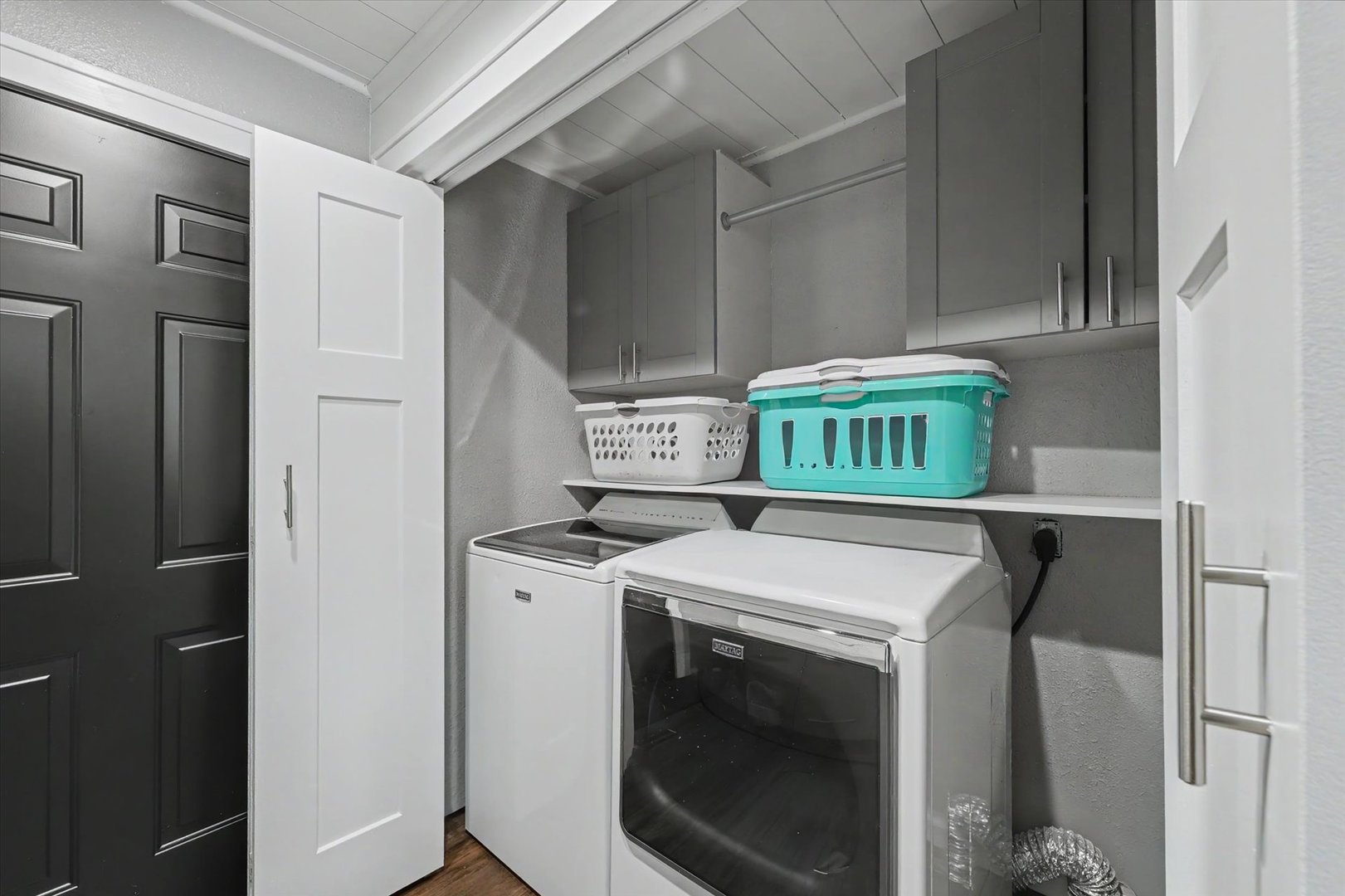 808 Cedar Ridge Court Property Photo 25