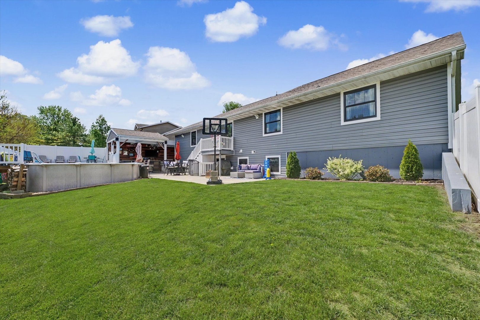 808 Cedar Ridge Court Property Photo 32