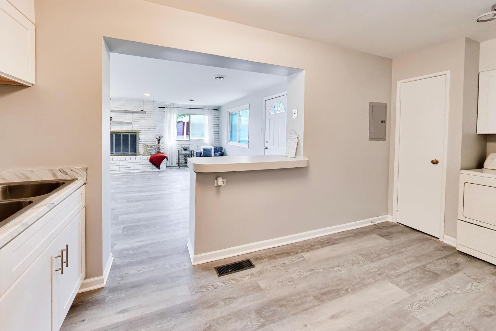 1455 Burnham Avenue Property Photo 8