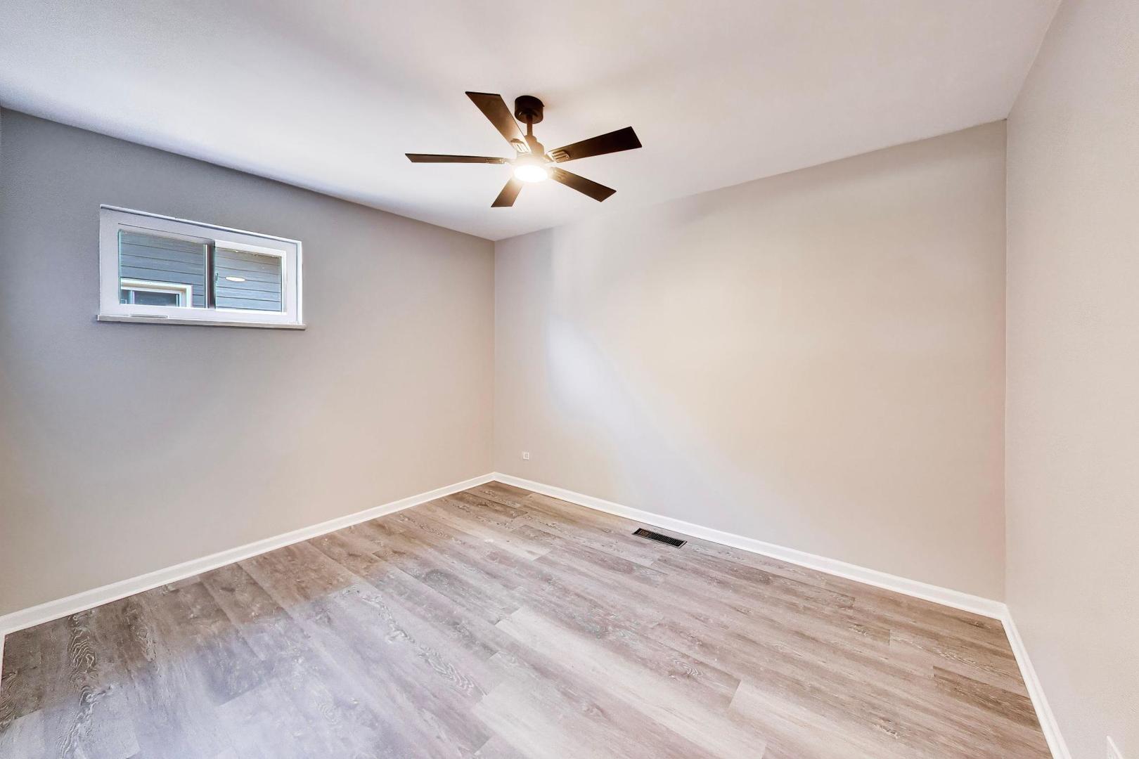 1455 Burnham Avenue Property Photo 18