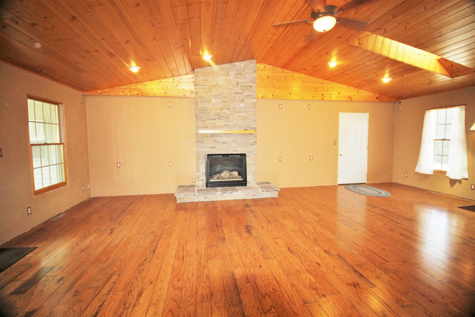 10093 Wolf Road Property Photo 10