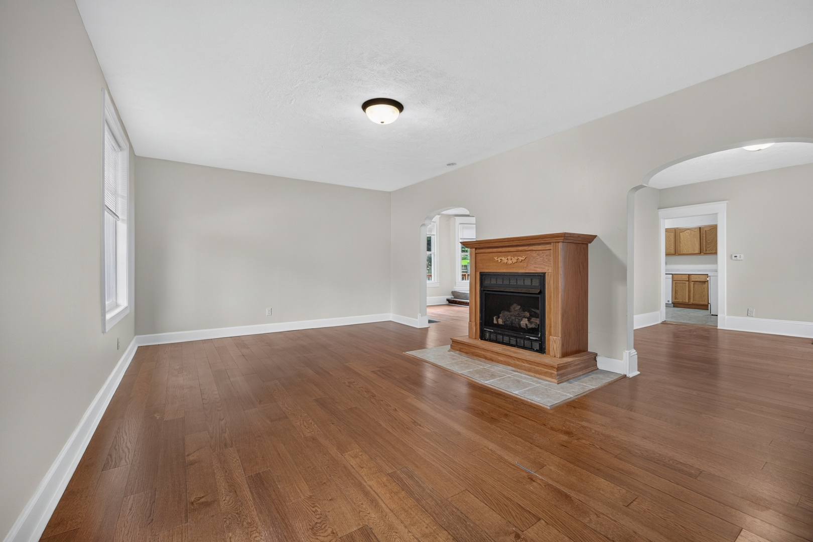 605 S Lee Street Property Photo 2