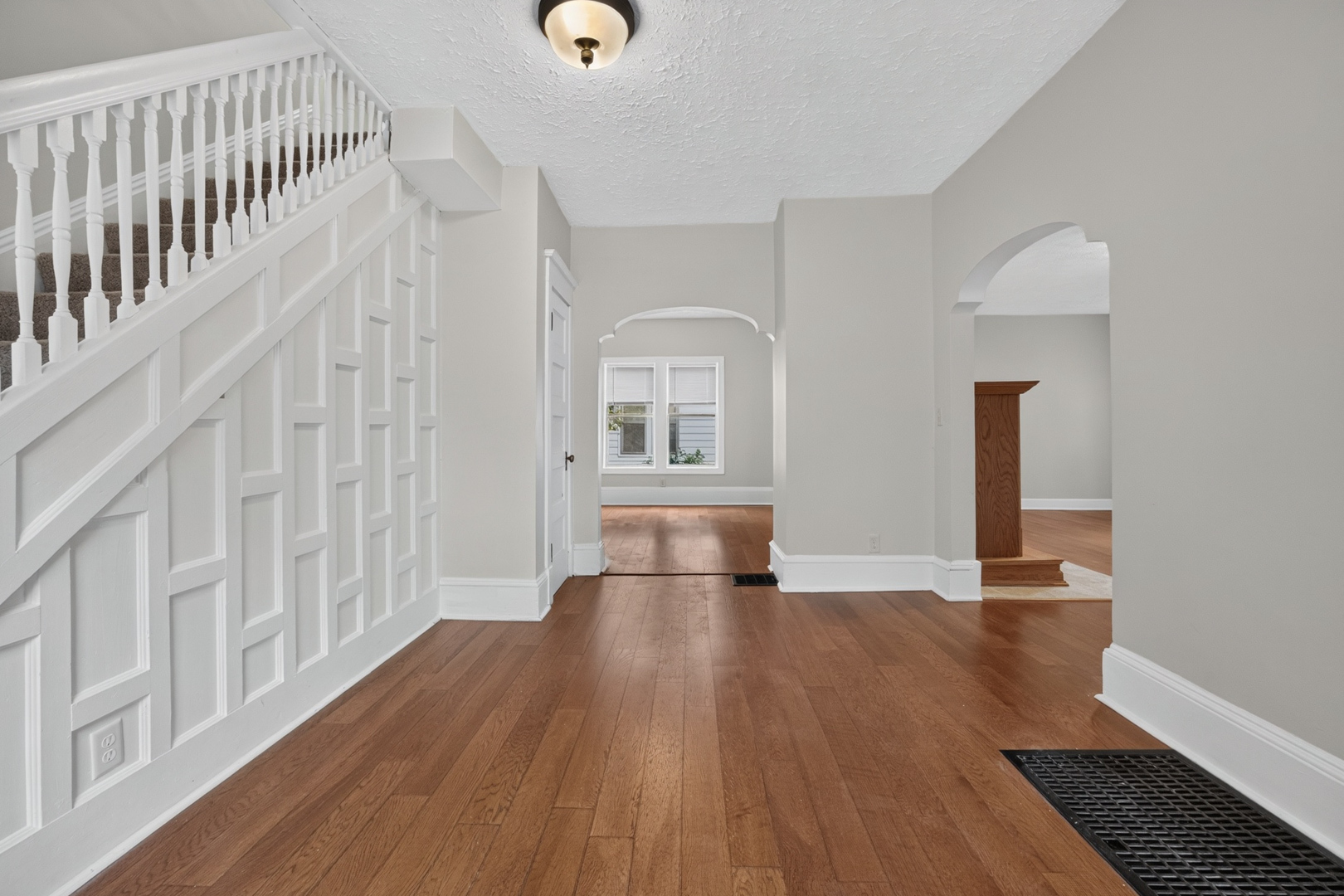 605 S Lee Street Property Photo 10