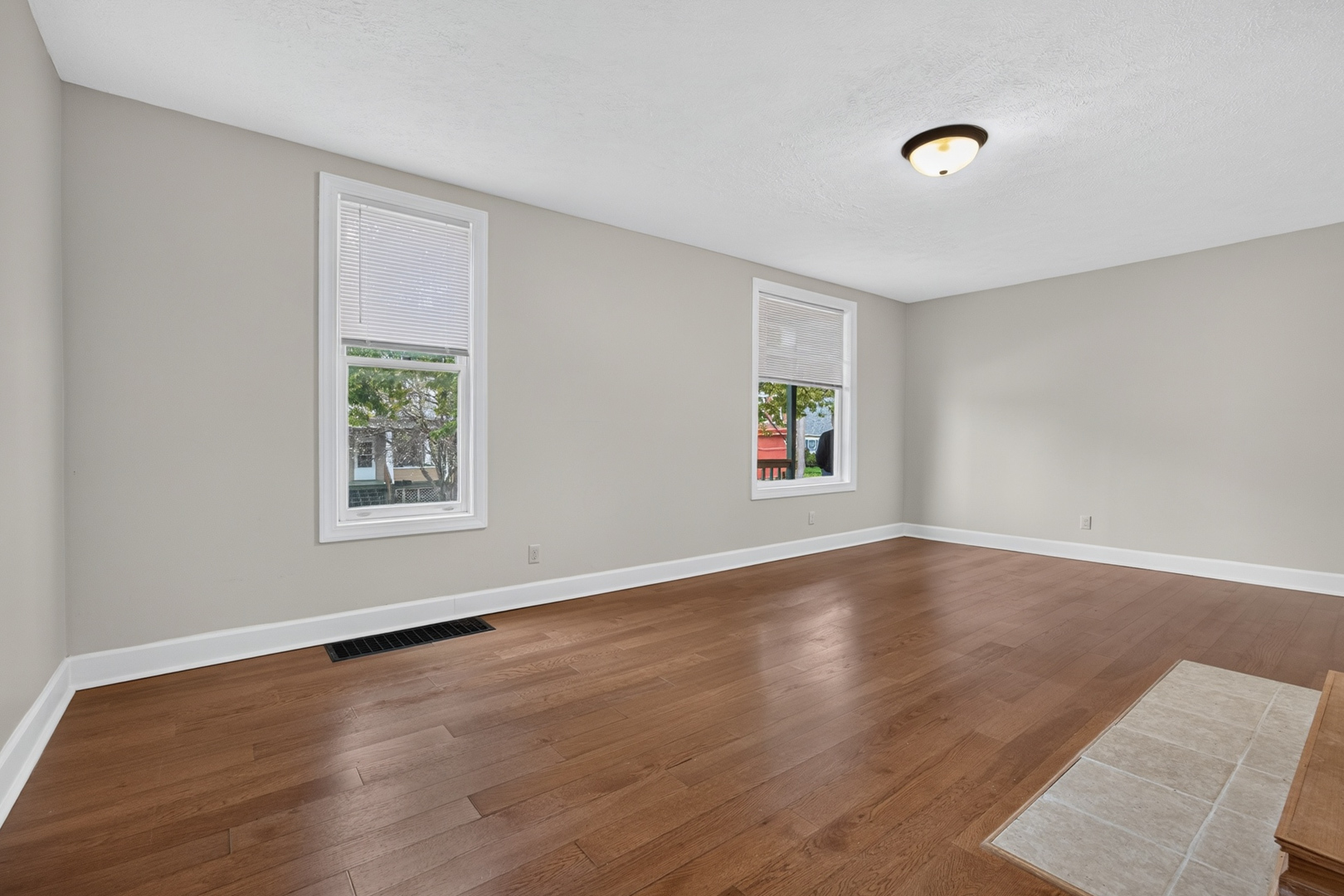 605 S Lee Street Property Photo 13