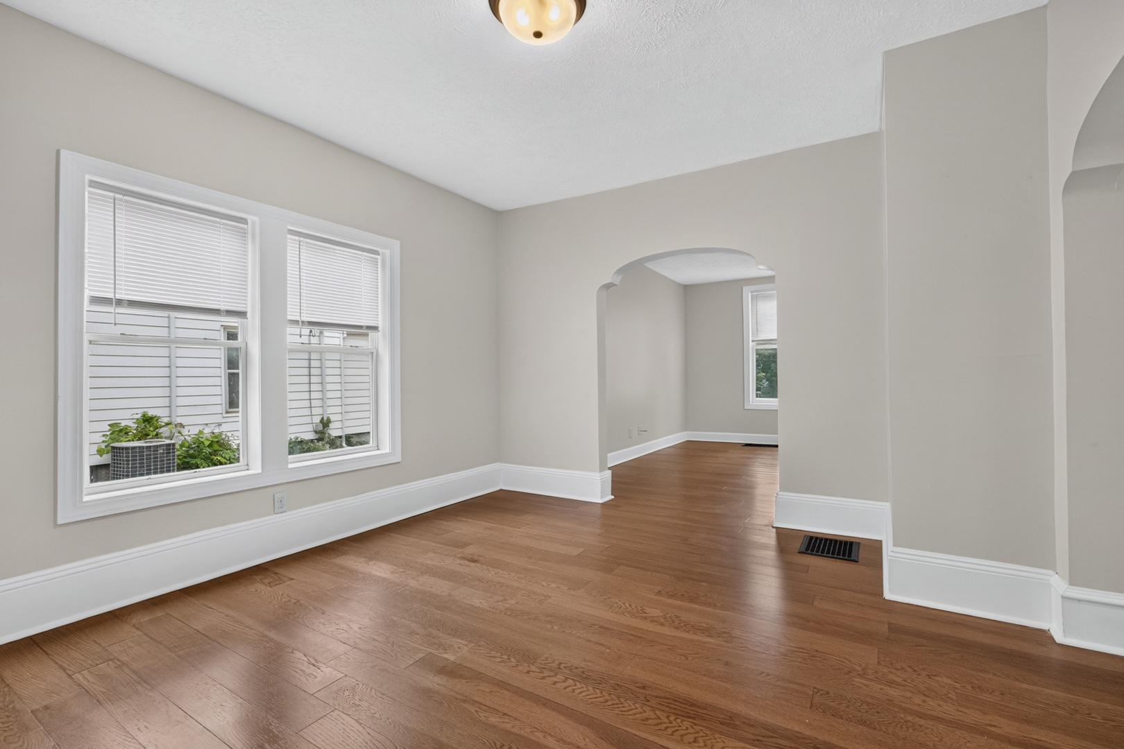 605 S Lee Street Property Photo 17
