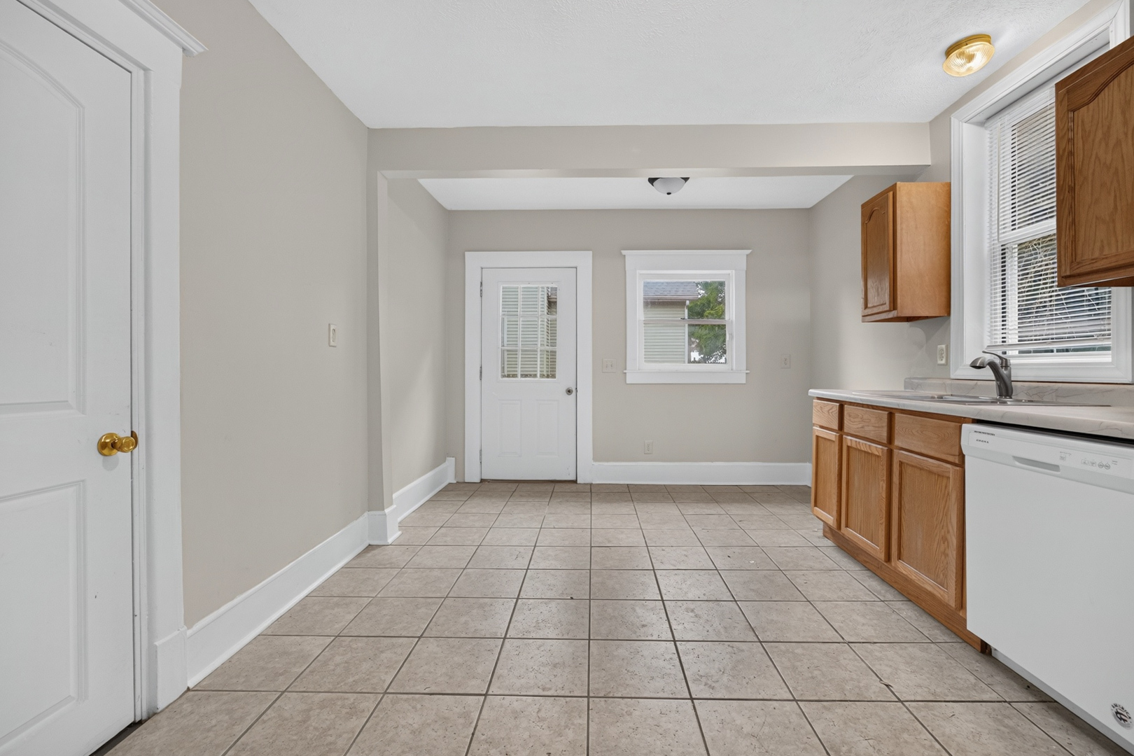 605 S Lee Street Property Photo 20