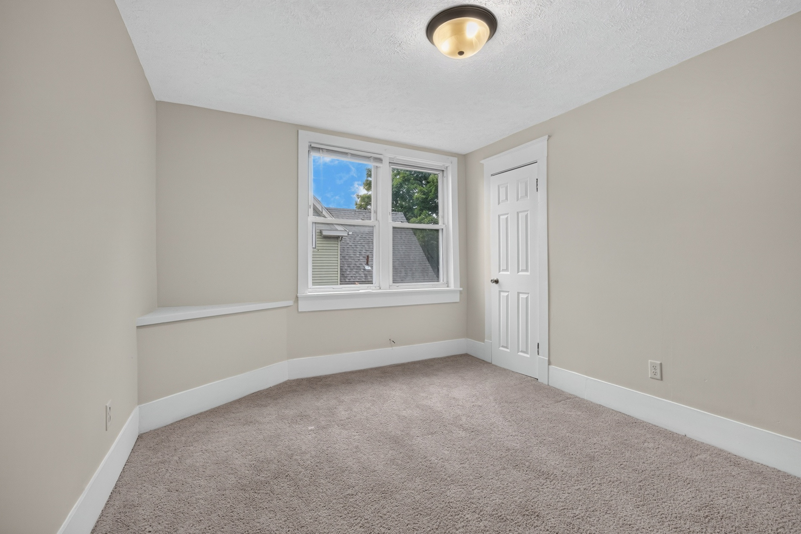 605 S Lee Street Property Photo 22