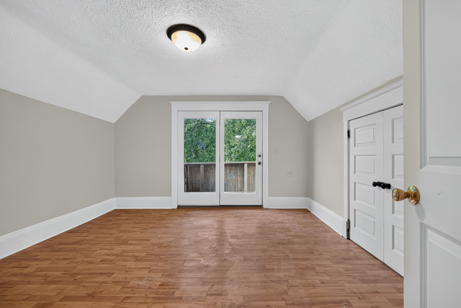 605 S Lee Street Property Photo 25