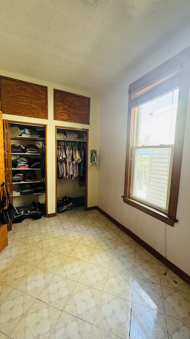 2438 S Drake Avenue Property Photo 8