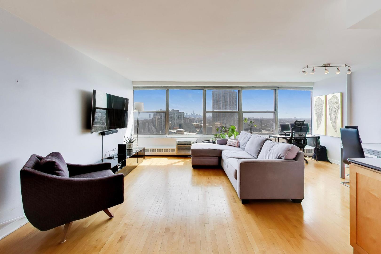 3900 N Lake Shore Drive 25c Property Photo 2