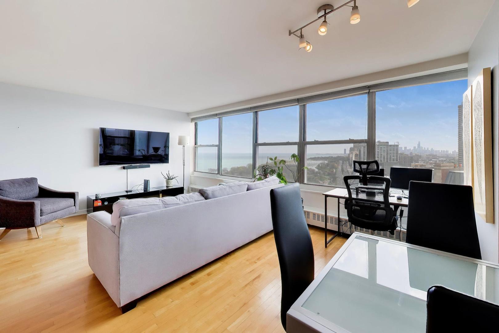 3900 N Lake Shore Drive 25c Property Photo 3