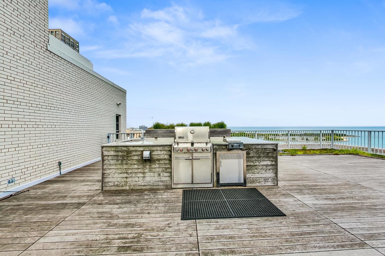 3900 N Lake Shore Drive 25c Property Photo 22