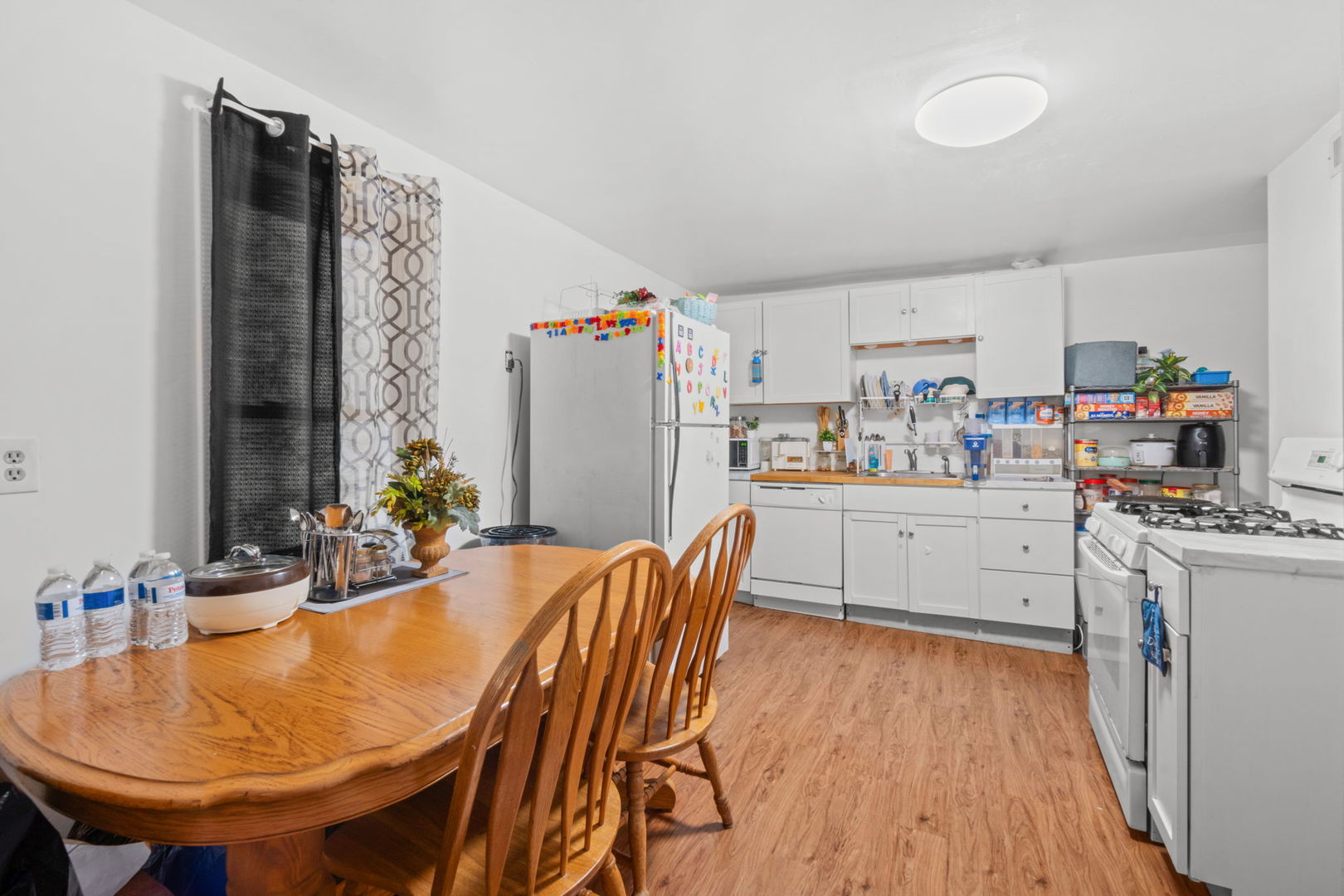 2250 S Sacramento Avenue Property Photo 4