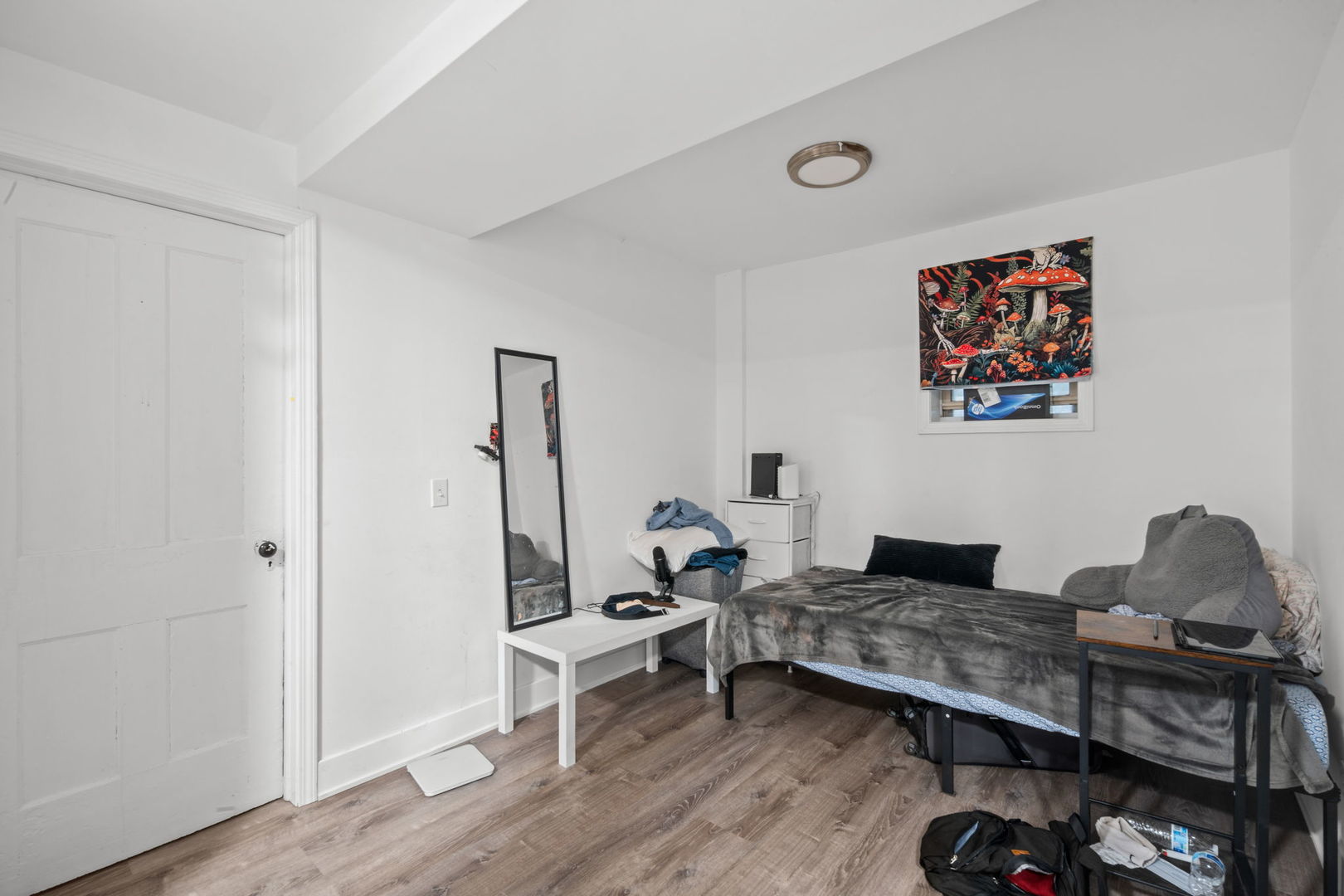 2250 S Sacramento Avenue Property Photo 8