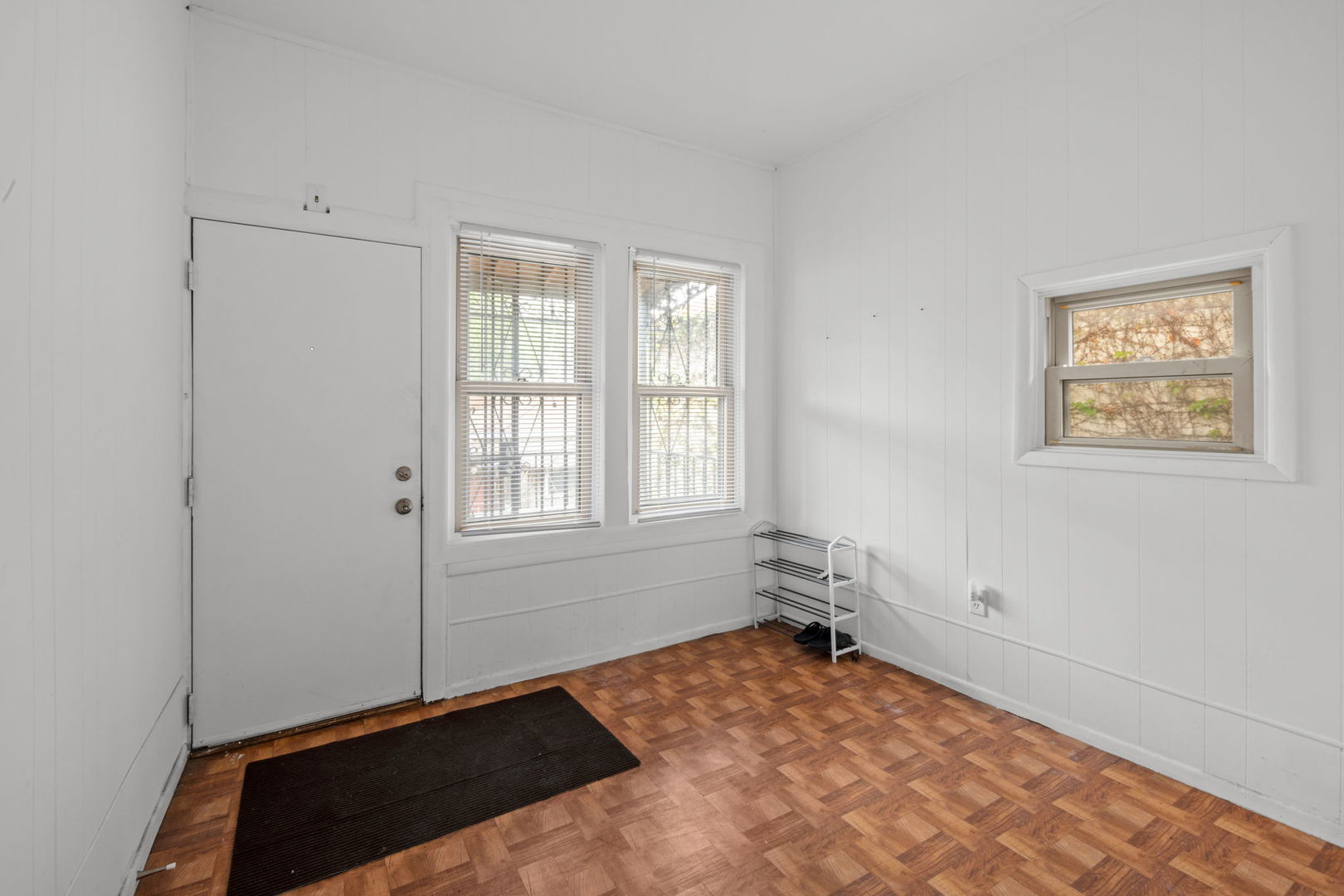 2250 S Sacramento Avenue Property Photo 12