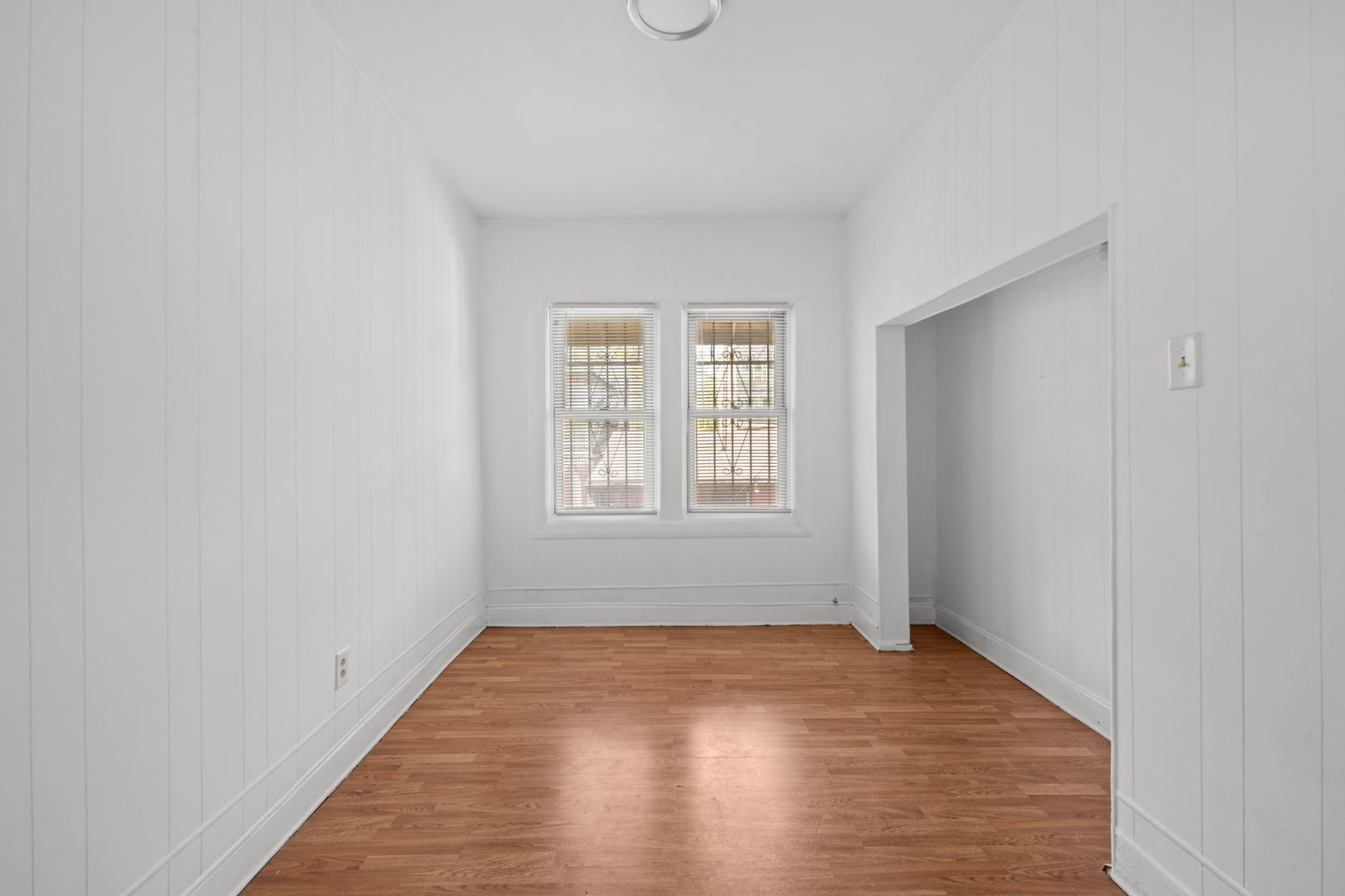 2250 S Sacramento Avenue Property Photo 16