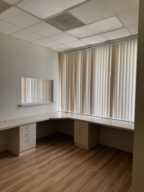 2306 W Touhy Avenue Property Photo 4